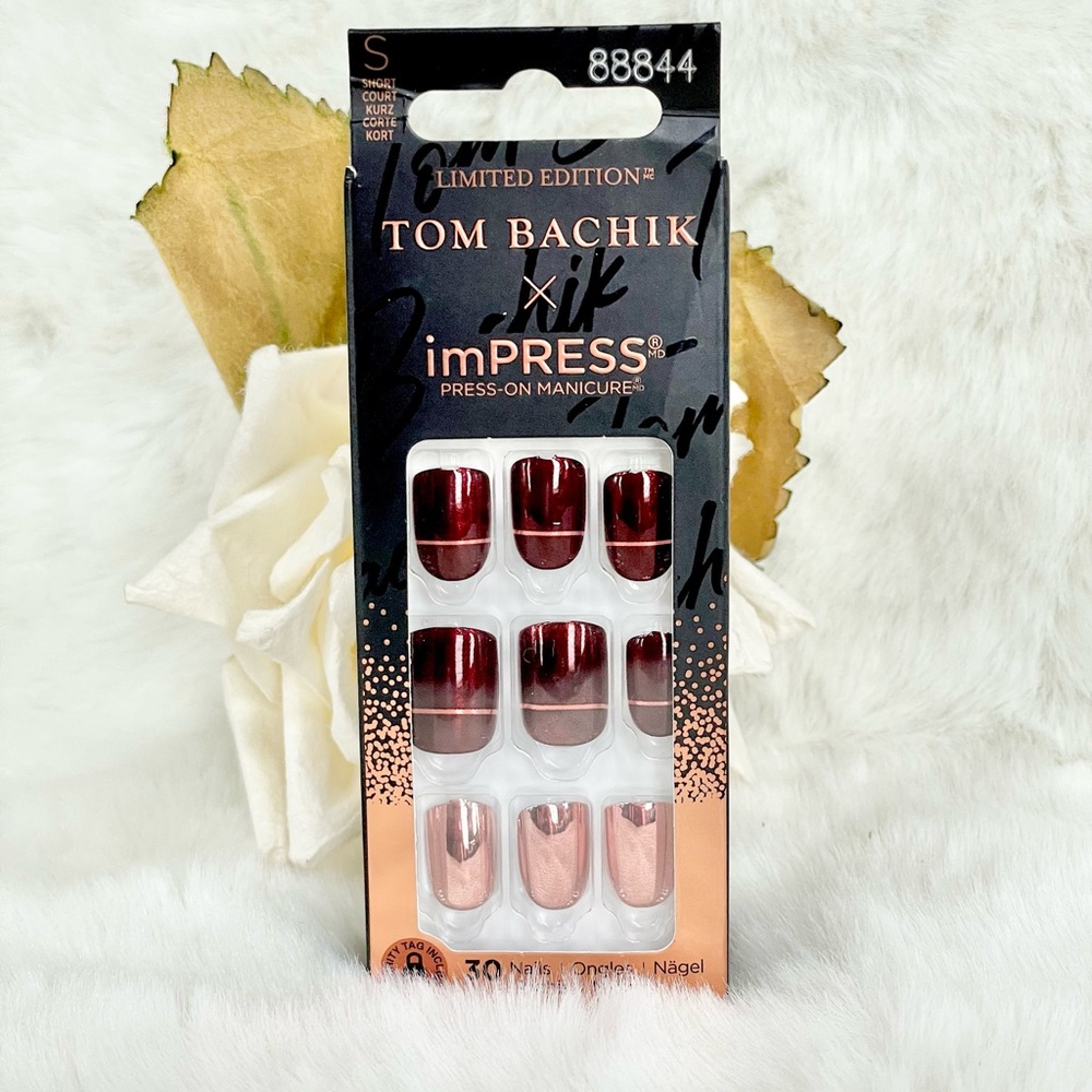 New with tags TOM BACHIK IMPRESS PRESS ON MANICURE 30 nails “At the after party”